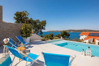 Villa Nensi - Haus mit fünf Schlafzimmern und...