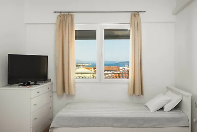 Apartments Anna - Studio apartment with a...
