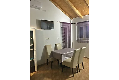 Apartments Lacmanović - Apartment mit zwei Sc...
