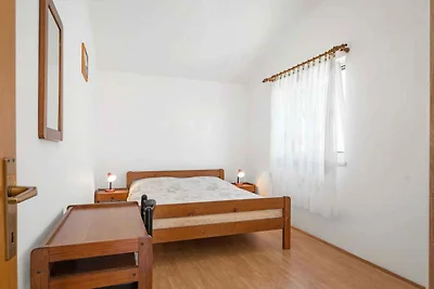 Apartments Maretic Brodarica A1