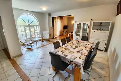 House Rose - three bedroom house with outdoor...