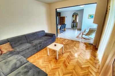 House Rose - three bedroom house with outdoor...