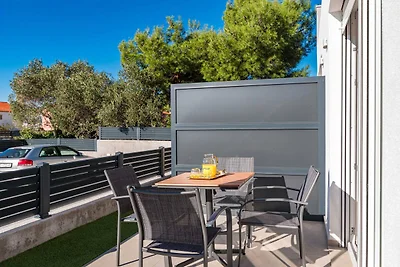 Apartments Velic - Apartment mit Terrasse B