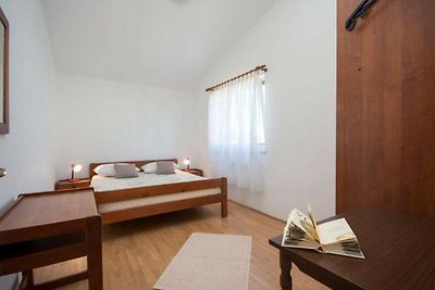 Apartments Maretic Brodarica A1