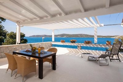 Villa Nensi - house with five bedrooms and a ...