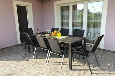 Holiday Home Lucić - Three bedroom house with...