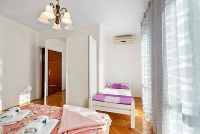 Apartments Barbarella - three bedroom apartme...