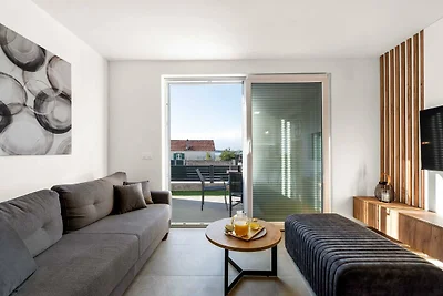 Apartments Velic - Apartment mit Terrasse A