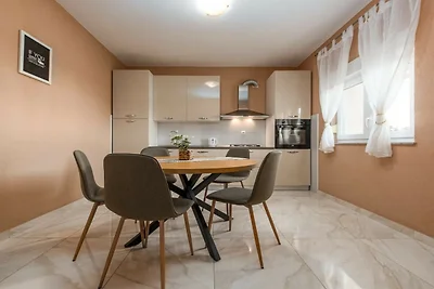 Apartment Dora - Two bedroom apartment with...