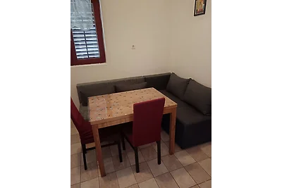 Apartments Tisno - Ein-Zimmer-Wohnung (links)