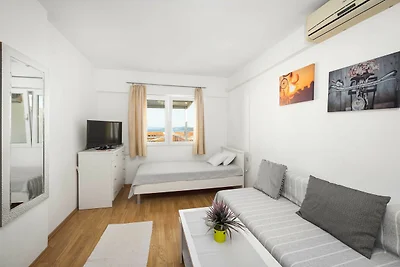 Apartments Anna - Studio apartment with a...