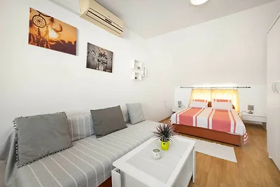 Apartments Anna - Studio apartment with a...
