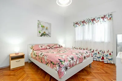 Apartments Alaga - C