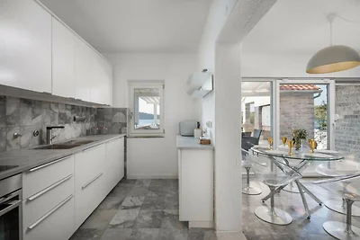 Villa Nensi - Haus mit fünf Schlafzimmern und...