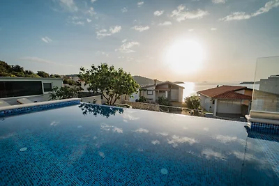 Villa Miracle - Haus mit drei Schlafzimmern u...