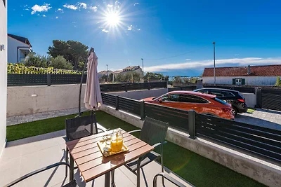 Apartments Velic - Apartment mit Terrasse B