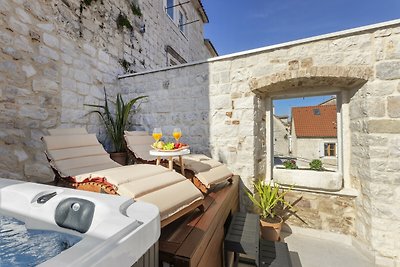 Steinhaus Trogir – Haus mit drei Schlafzimmer...