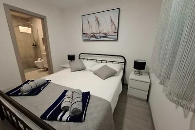 Villa Viva - Six bedroom house with a pool an...