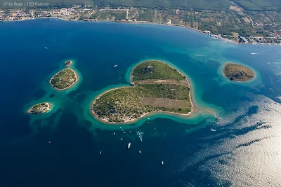 Apartments Torina Pašman - with sea view A1