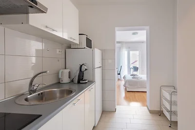 Studio Apartment Miro
