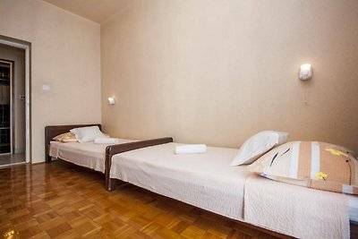 Apartments Zdenka - two bedroom apartment wit...