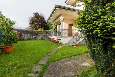 La Petite Dame-Lake Maggiore