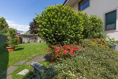 La Petite Dame-Lake Maggiore
