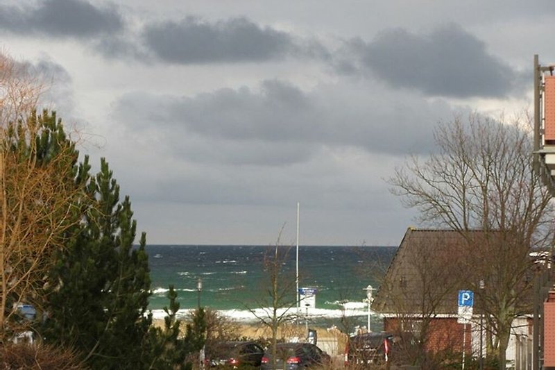 Blick vom Schlafzimmerfenster - die Ostsee und der Strand so nah,  nur 50m entfernt   :-)