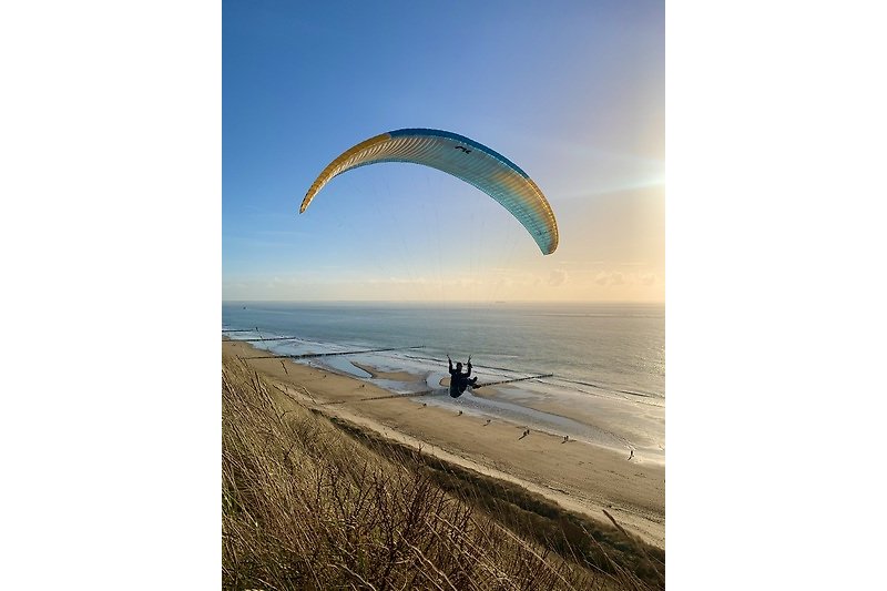 Paragliding über Strand und Meer - Wind und Spaß!