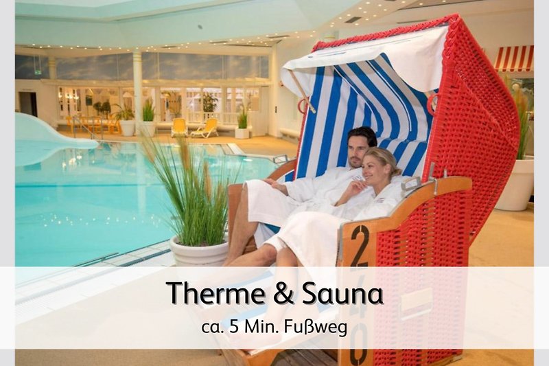 Therme, Sauna und Spaßbad mit großer Wasserrutsche