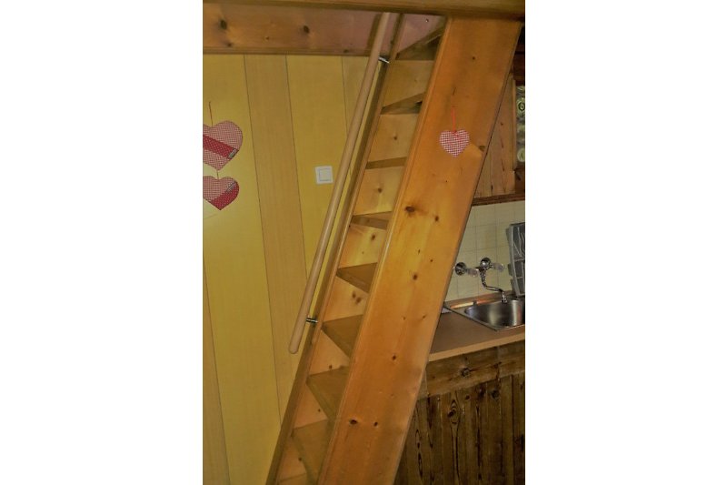 Holztreppe um in die SChlafzimmer zu gelangen