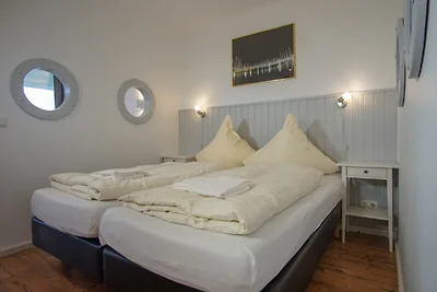 "Strandhuus" (ehem. Strandhotel)