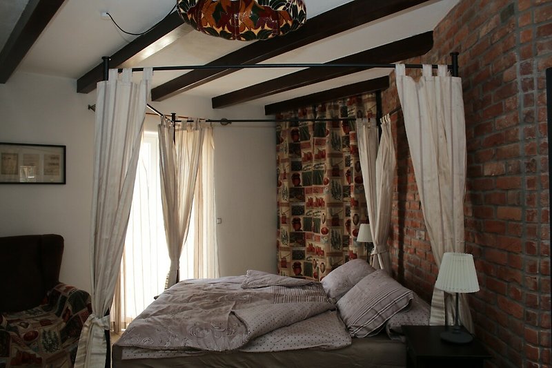 Ein stilvolles Schlafzimmer mit hochwertigen Matzrazen.