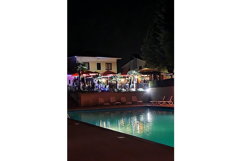 Auch am Pool finden abends mal BBQ und verschiedene Events statt