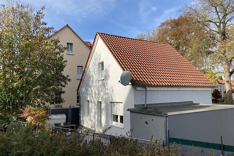 Separates Haus mit Terrasse zum Bach