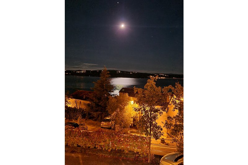 So schön kann ein Mondschein um Mitternacht sein.