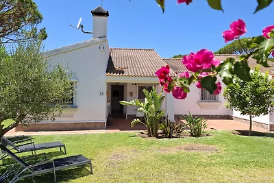 Casa Concha, Ferienhaus in Meeresnähe mit Garten und privatem Pool, A/C & WIFI