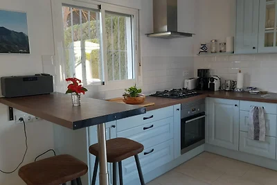 Casa Concha, Ferienhaus in Meeresnähe mit Garten und privatem Pool, A/C & WIFI