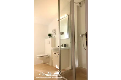 41 Weisse Villa am Schwanenteich OG rechts