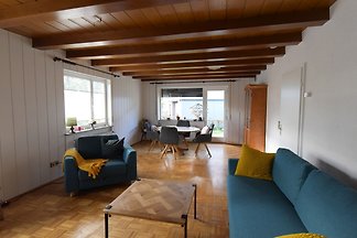 Huis, inclusief kamers, keukens, enz.