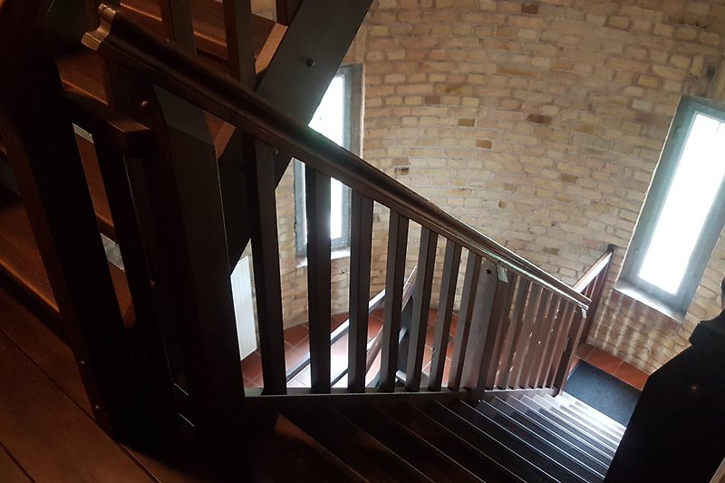 Treppe vom Aufzug bis zur Wohnung