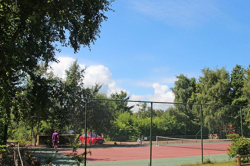 Tenniscourt on the park