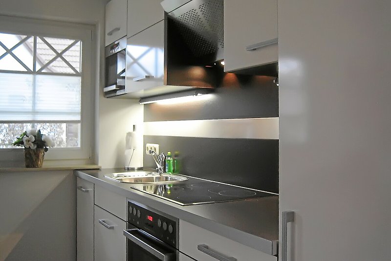 Moderne Küche mit 98er Arbeitshöhe