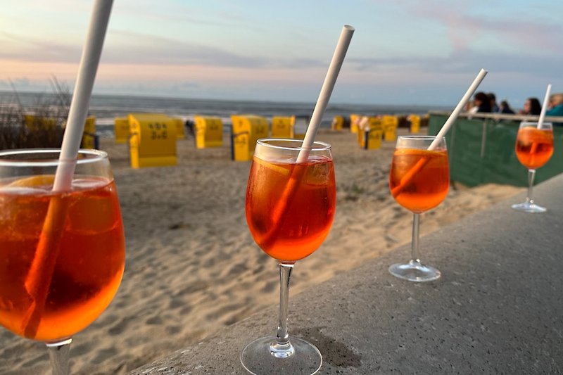 Ein Drink am Strand