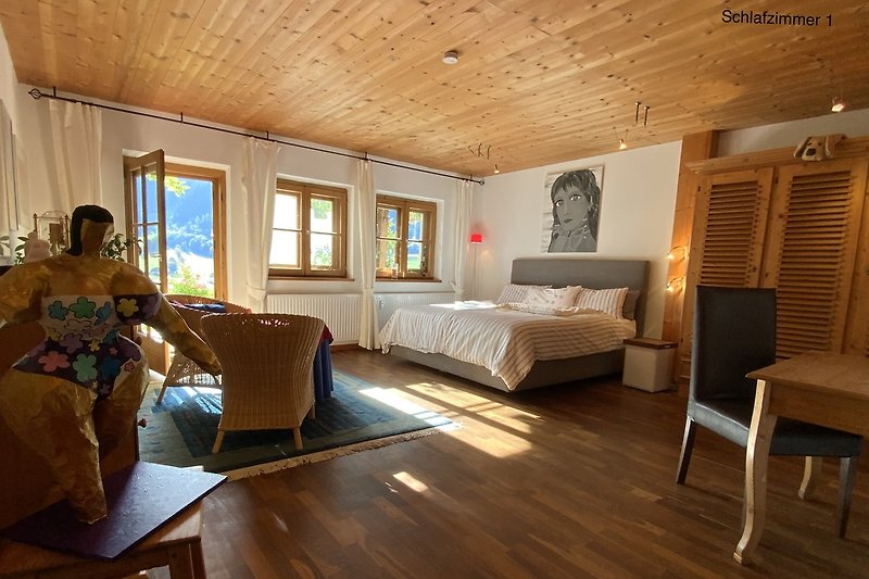 Ein komfortables Schlafzimmer mit Luxus- Naturlatexzonenmatratzen