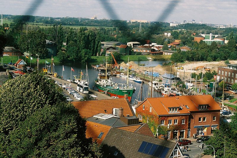 Blick auf den Neuen-Hafen ( Museumsschiff " G
