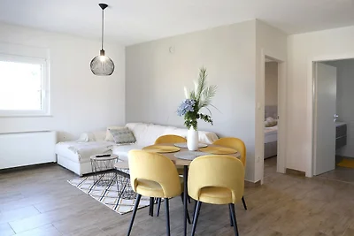 Apartment Basilea 3 (yellow)
