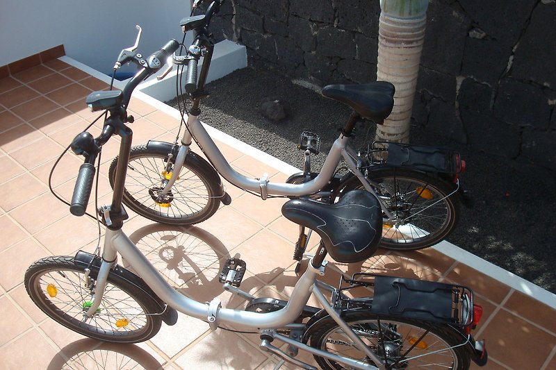 Markenräder optional je 6€/Tag zzgl. 80€ Kaution / Auf Wunsch auch normale Citybikes verfügbar