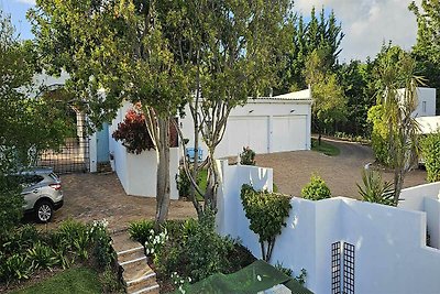 Self catering Thatch House with private pool in Somerset West, Cape Town