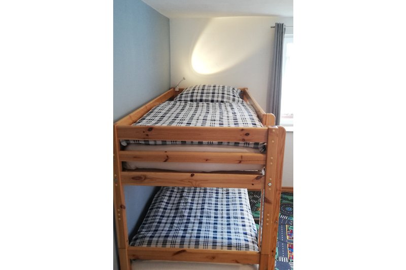 Kinderschlafzimmer mit Doppelstockbett